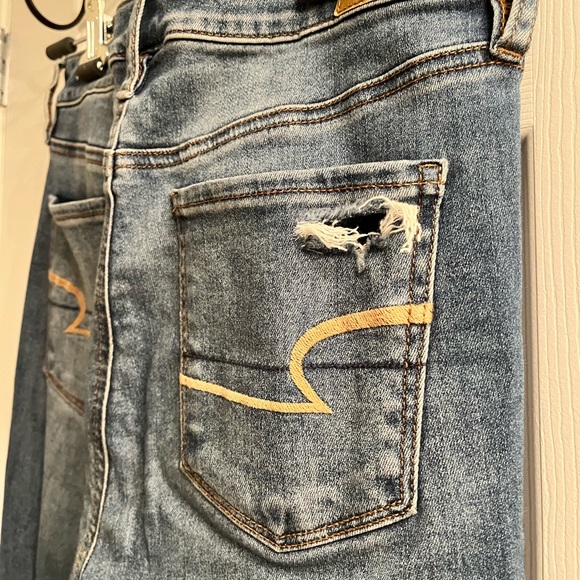 Blue American Eagle ripped skinny jeans 💙 - Picture 4 of 5